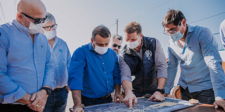 Herrera Ahuad puso en funciones al nuevo responsable de la delegación del IMAS en Puerto Iguazú y su-pervisó el avance de obras