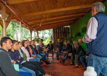 Capacitaron y entregaron fertilizantes a productores hortícolas en Andresito