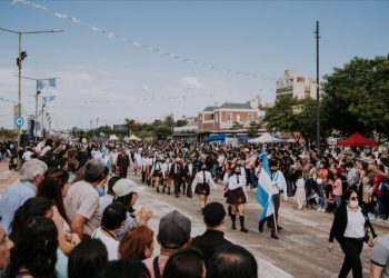 Misiones volvió a celebrar el 25 de Mayo con un multitudinario acto en la Costanera de Posadas