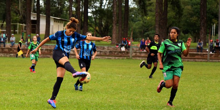 Liga Regional Obereña de Fútbol: el femenino disputó su segunda fecha