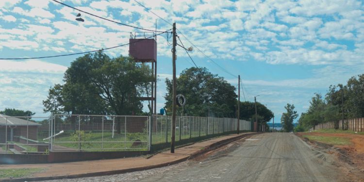 Vialidad de Misiones trabaja en empedrado de calles urbanas de Garupá