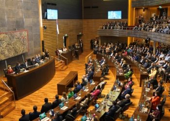Por primera vez con público luego de pandemia, Herrera Ahuad inauguró, en la Legislatura, el período de sesiones ordinarias