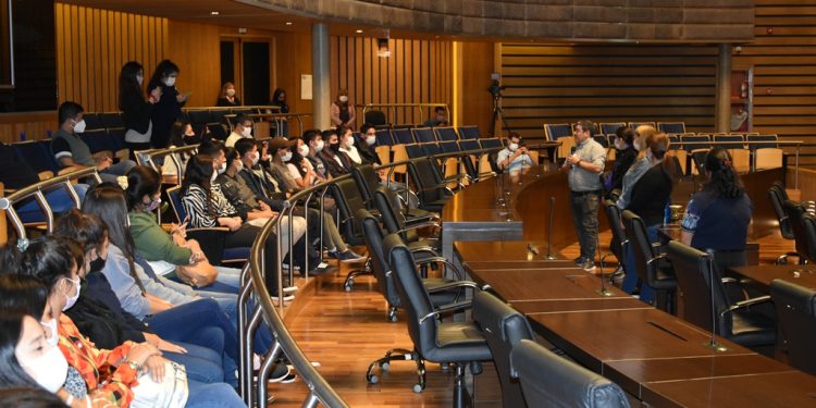 La Legislatura recibió la visita de jóvenes del programa “Yendo”, el Fun Tour del Conocimiento
