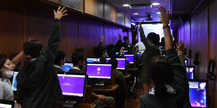 Visitas guiadas a la Legislatura: estudiantes coinciden en que “se aprende jugando”