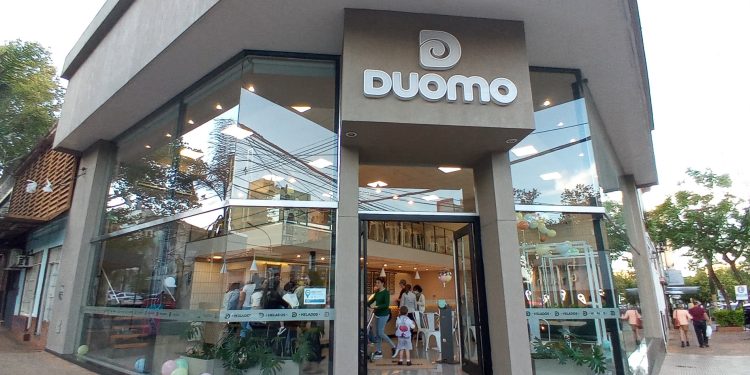 Con un estilo moderno y renovado, Duomo reinaugura un local en Posadas