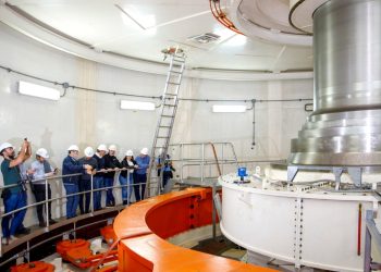 Funcionarios de Energía de la Nación relevaron avances del programa de mantenimiento y recuperación del parque generador de la EBY