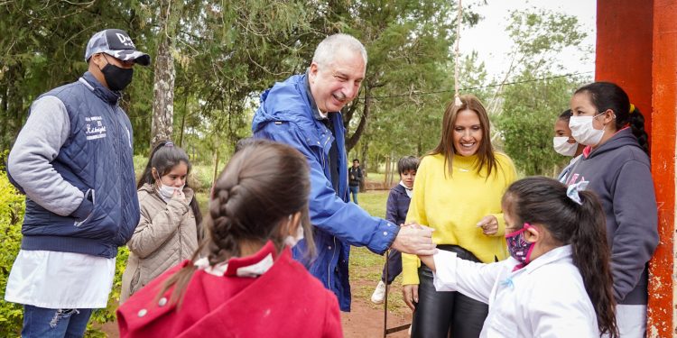 General Urquiza: entregaron elementos deportivos a la Escuela 162 en la víspera de su 94° aniversario