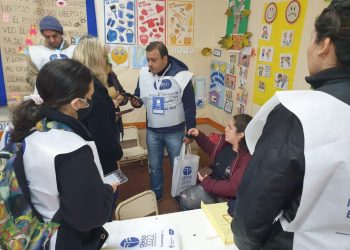 Oscar Herrera Ahuad se sumó a los 600 mil censistas y visita los domicilios como voluntario