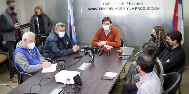 Más de 40 jóvenes de la Universidad Nacional de Río Cuarto participan de pasantías en sanidad animal