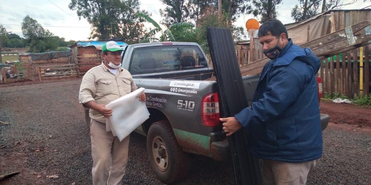 Desde la Municipalidad de Posadas asisten a familias damnificadas por las lluvias