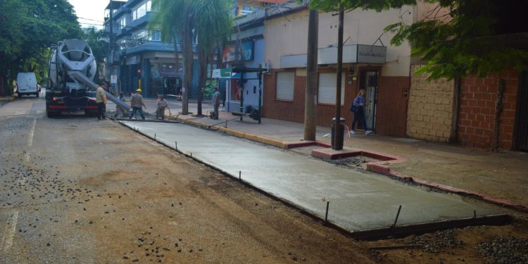 Posadas: construyen una dársena para colectivos en calle Sarmiento
