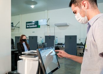 Reducen el horario de atención en el Centro de Emisión de Licencias por actualización en el sistema nacional