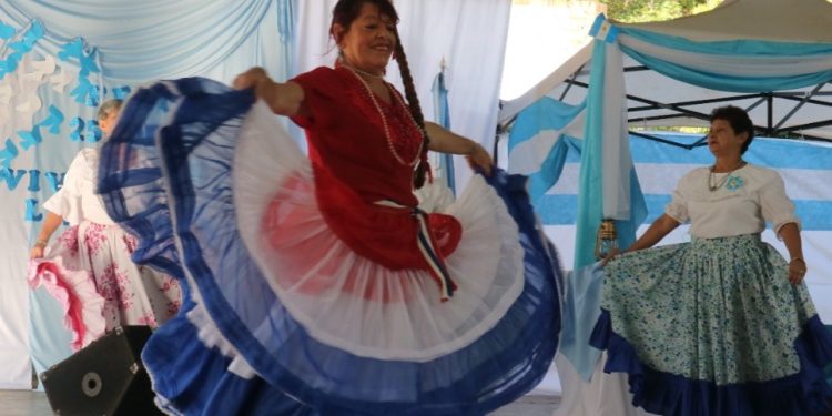 Posadas: los chicos y adultos mayores del IMeFiR evocaron los días de la Semana de Mayo