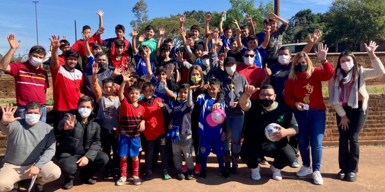 El deporte como un derecho: jornada recreativa en el barrio A4 de Posadas