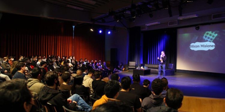 Silicon Misiones continúa fomentando la formación de profesionales en tecnología