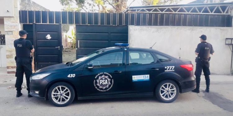 Hizo una amenaza de bomba al Aeropuerto de Ezeiza para retrasar un vuelo y que su marido llegue a tiempo