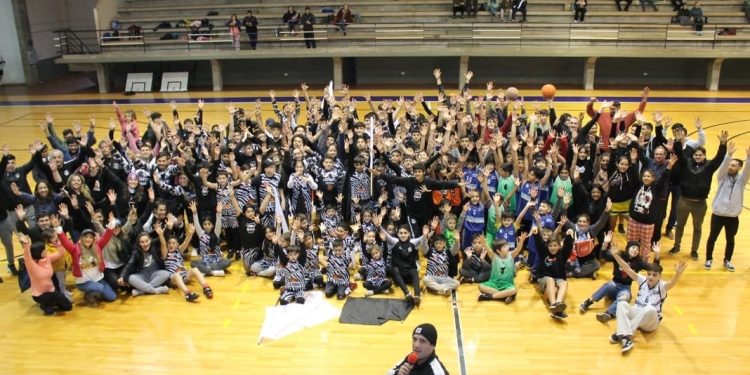 Se realizó un encuentro amistoso de básquet entre Tucumán e Iguazú