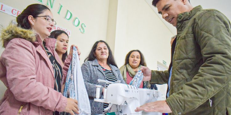 Emprendedores de San Antonio recibieron insumos del Banco de Herramientas