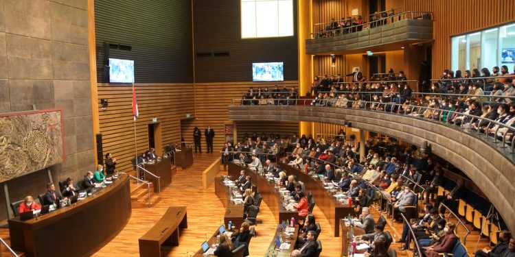 Con nuevas leyes, el Parlamento misionero destacó el valor de la producción y el consumo de miel