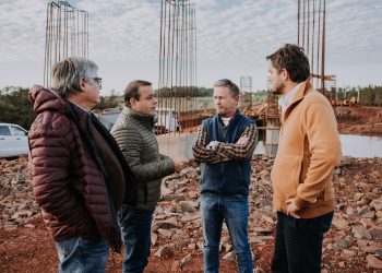 Herrera Ahuad supervisó el avance de obras hídricas que benefician a 800 familias de Azara