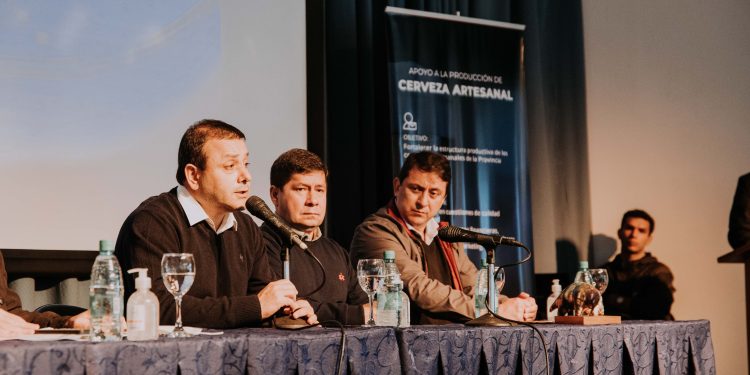 Herrera Ahuad participó en la apertura del primer congreso misionero de cerveza artesanal