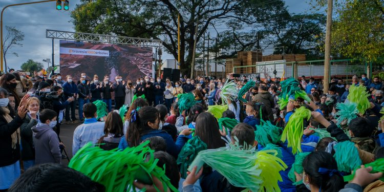 Plantaron mil árboles en la Travesía Urbana de Posadas