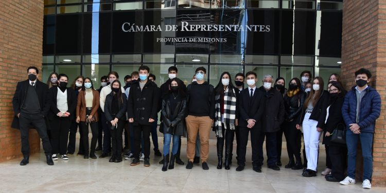 Posadas: estudiantes de abogacía profundizaron sus conocimientos en la “Casa de las Leyes”