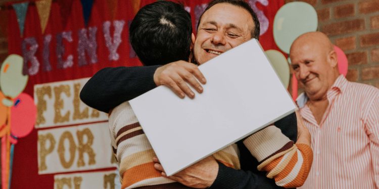 Herrera Ahuad entregó subsidios, títulos de propiedad y permisos de ocupación en Iguazú