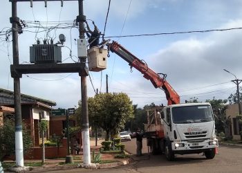 Energía de Misiones potencia el servicio con obras en Gobernador Roca