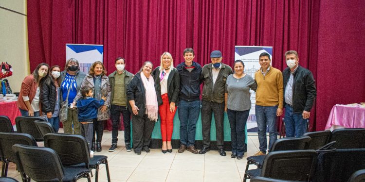 Desarrollo Social entregó microcréditos a emprendedores de Alem y San Ignacio