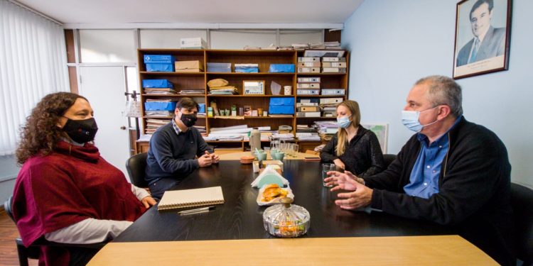 Passalacqua visitó la Dirección de Catastro para trabajar proyecto que le dé mayor visibilidad a picadas y colonias de la provincia