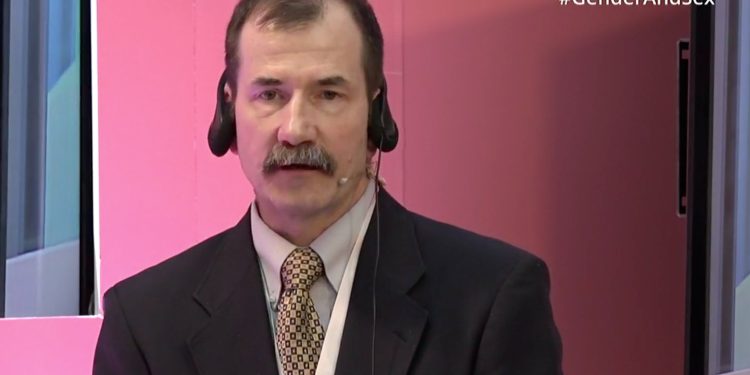 Paul Hruz: no se puede cambiar el sexo; lo que se cambia es la apariencia física