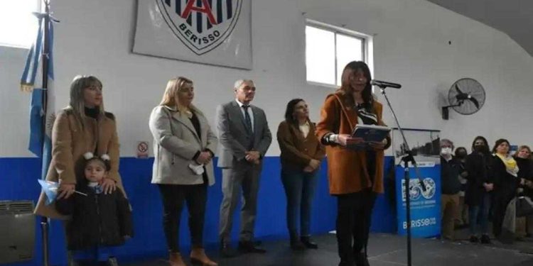 Otra muestra del hartazgo social sobre las imposiciones de las minorías: funcionaria usó «lenguaje inclusivo» y fue abucheada