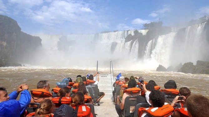Turistas ya pueden disfrutar de la imponente Garganta del Diablo en el Parque Nacional Iguazú