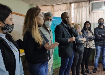 Posadas: en el mes del adulto mayor se realizaron actividades con alumnos de la Escuela N° 3