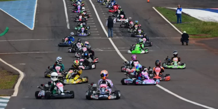 Con récord de pilotos y gran concurrencia, el Campeonato Misionero de Karting vivió una fiesta en Posadas