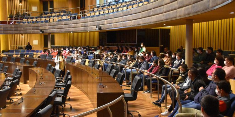 Jóvenes de Aristóbulo del Valle, San Javier y San Vicente visitaron la Legislatura