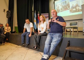 “Misiones es la única provincia que reúne a los tres poderes para conversar con los chicos, es una lección de alta política”, evaluó Passalacqua en San Vicente