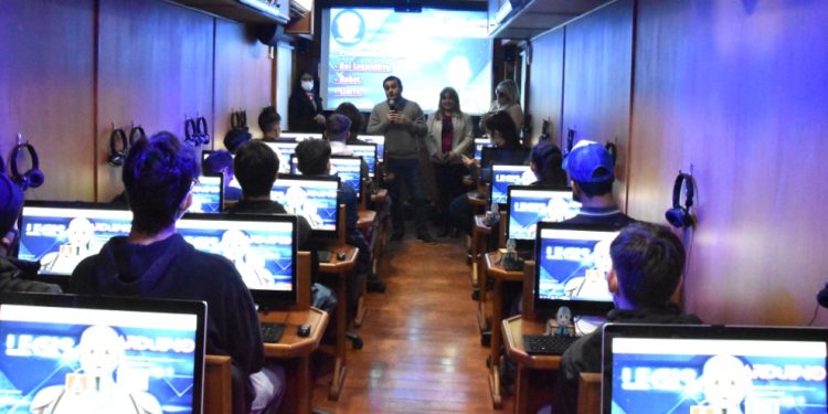 Legislatura: una multitud de misioneros participó de la exposición tecnológica “Meeting Disruptivo”