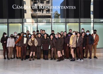 Posadas: estudiantes del Instituto Belén de Campo Grande visitaron la Legislatura provincial