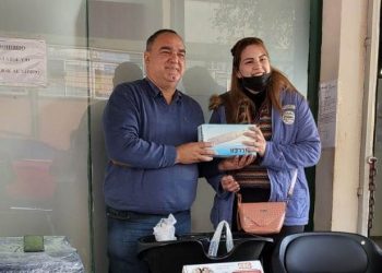 Emprendedora agradecida con el Gobierno provincial que le entregó equipamiento para hacer realidad su proyecto