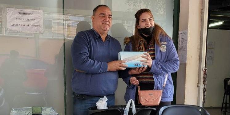 Emprendedora agradecida con el Gobierno provincial que le entregó equipamiento para hacer realidad su proyecto