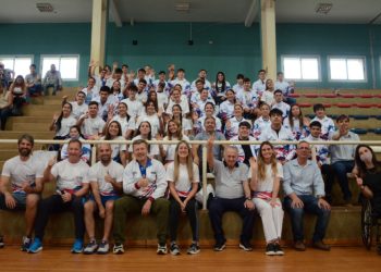 Entregaron indumentaria a deportistas misioneros del Programa Estímulo