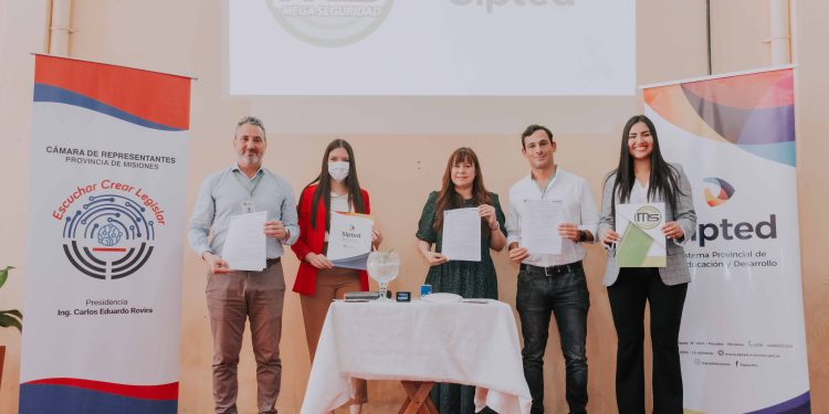 Firma de Convenio entre el SiPTeD y Mega Seguridad para la creación de un Núcleo Educativo
