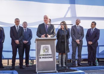 “La patria se hace desde abajo hacia arriba y todos unidos”, afirmó Passalacqua en el acto por el Día de la Independencia