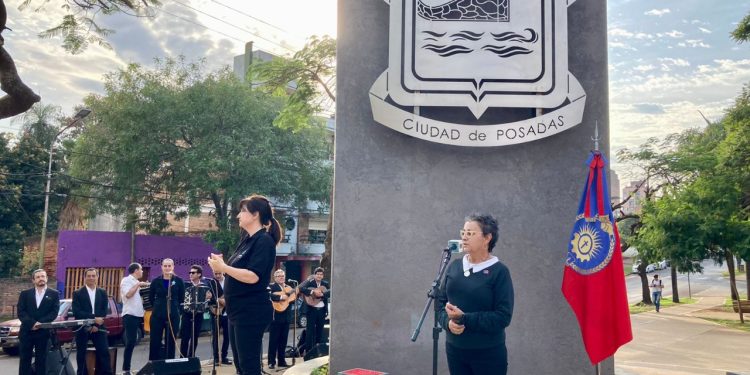 Posadas celebró el 7° aniversario de la bandera de la ciudad