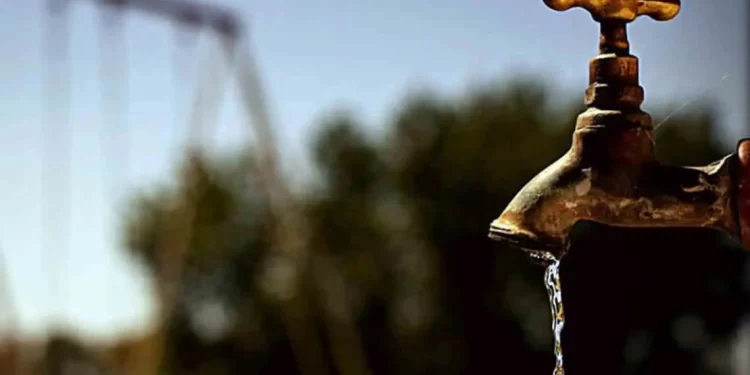 Más municipios se incorporan a las redes de agua potable y suman la instalación de cloacas