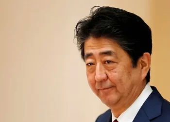 Asesinaron al ex primer ministro de Japón en un acto de campaña