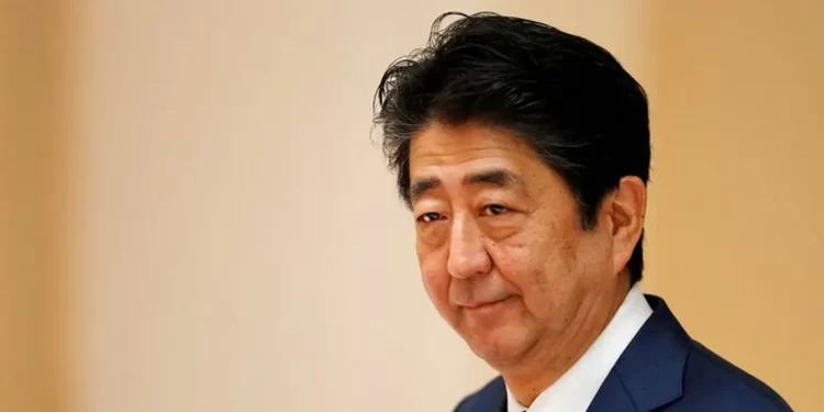 Asesinaron al ex primer ministro de Japón en un acto de campaña