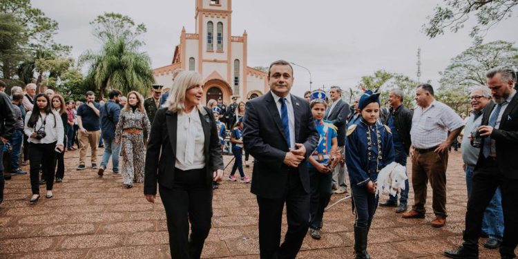 La Provincia rindió homenaje al general San Martin en Apóstoles